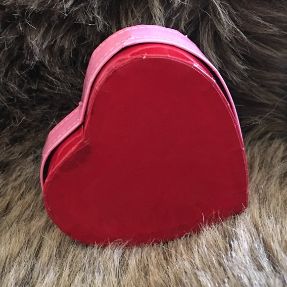 Ladies valentine silver plated heart pendant on chain NIB - Picture 4 of 9